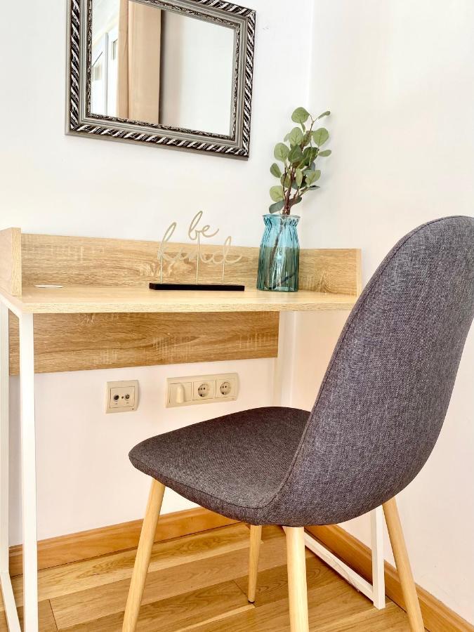 Charming Huertas II Appartement Madrid Buitenkant foto
